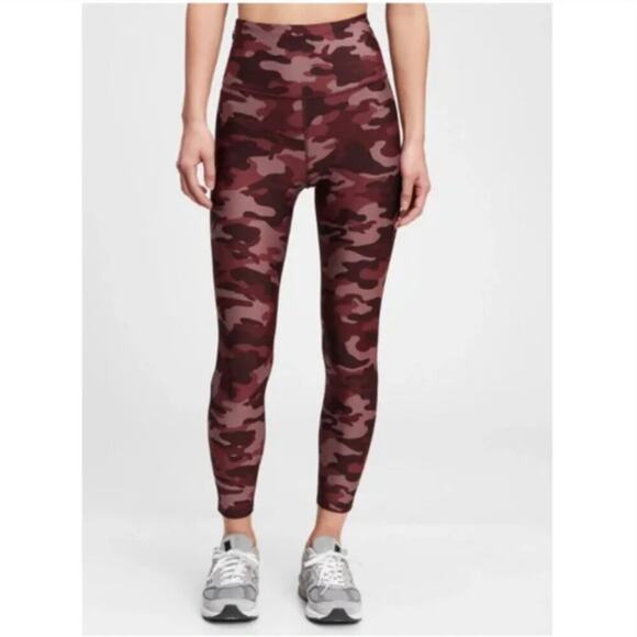 GapFit Eclipse Red Camo High Rise Leggings - Picture 1 of 6